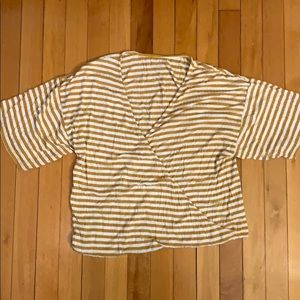 American eagle striped v-neck!